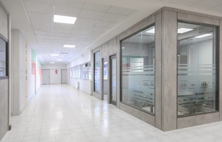 سالن ورودی متوسطه دوم دخترانه منطقه 11 تهران - جمهوری