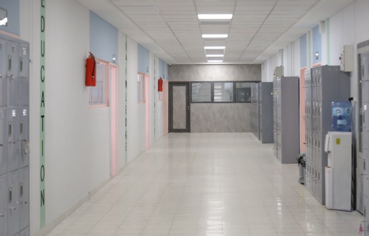 سالن ورودی متوسطه دوم دخترانه منطقه 11 تهران - جمهوری