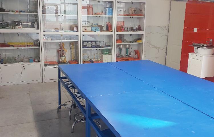 آزمایشگاه متوسطه دوم دخترانه منطقه 13 تهران - خیابان دماوند