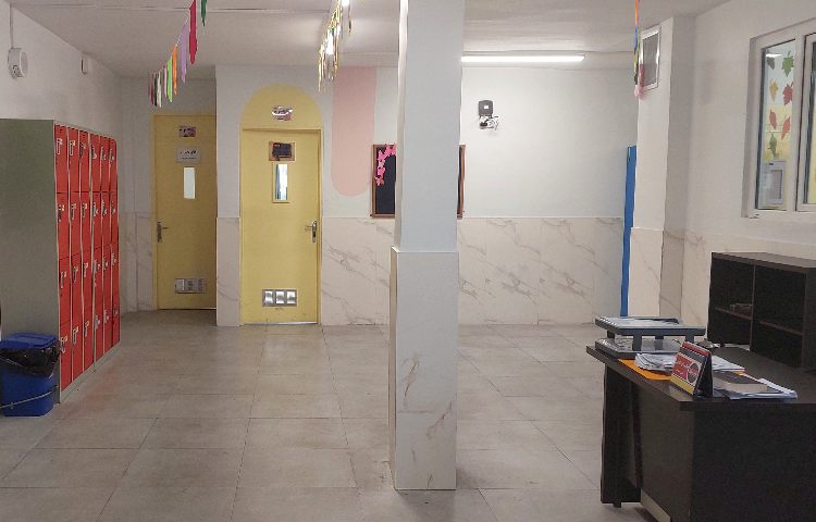 راه‌پله متوسطه دوم دخترانه منطقه 13 تهران - خیابان دماوند