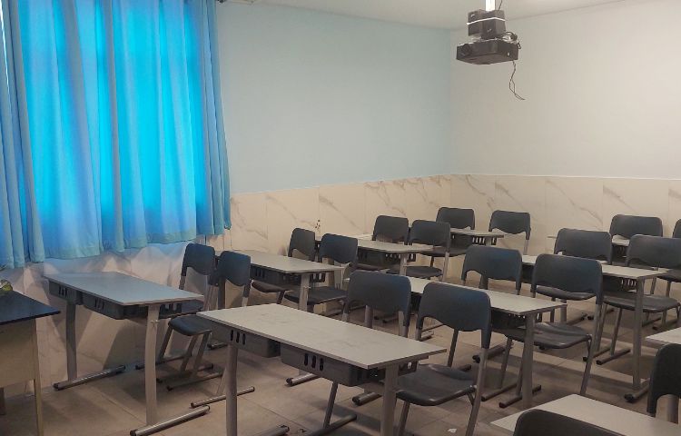 کلاس متوسطه دوم دخترانه منطقه 13 تهران - خیابان دماوند