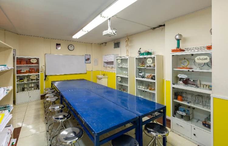 آزمایشگاه متوسطه دوم دخترانه منطقه 5 تهران - آریاشهر