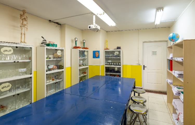 آزمایشگاه متوسطه دوم دخترانه منطقه 5 تهران - آریاشهر