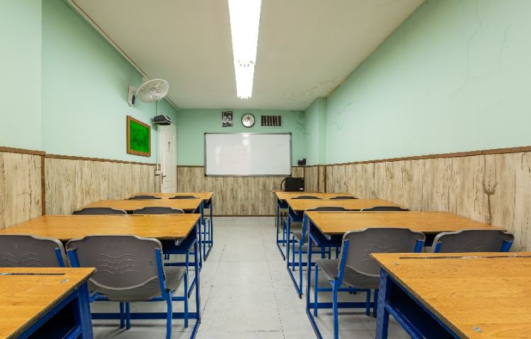 کلاس متوسطه دوم دخترانه منطقه 5 تهران - آریاشهر