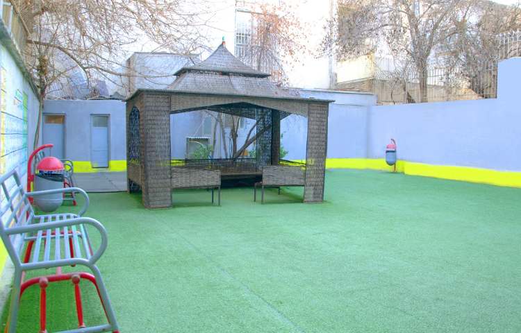 حیاط متوسطه دوم دخترانه ناحیه 3 مشهد - ابوذر