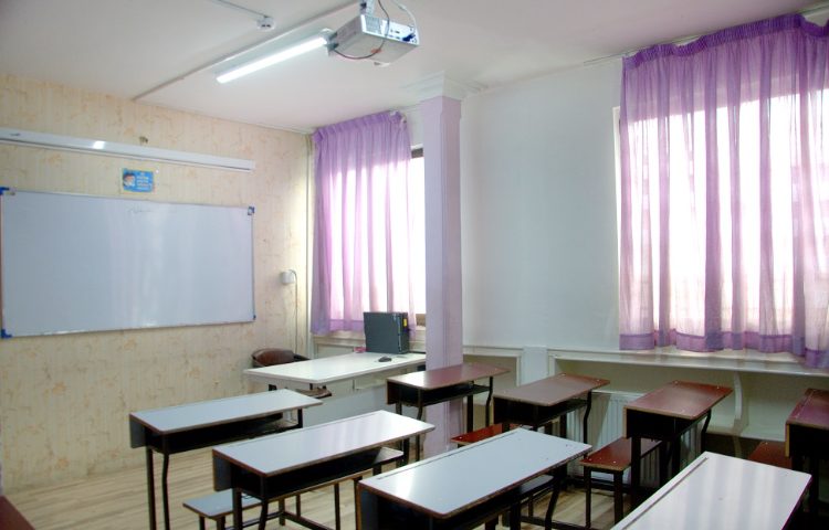 کلاس متوسطه دوم دخترانه ناحیه 7 مشهد - دکتر حسابی