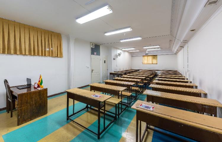 کلاس متوسطه دوم پسرانه آریاشهر منطقه 5 تهران