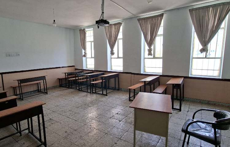 کلاس متوسطه دوم پسرانه علم و ادب هشتگرد