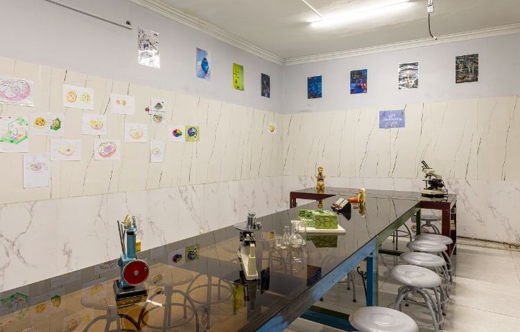 آزمایشگاه متوسطه دوم پسرانه منطقه 11 تهران - جمهوری