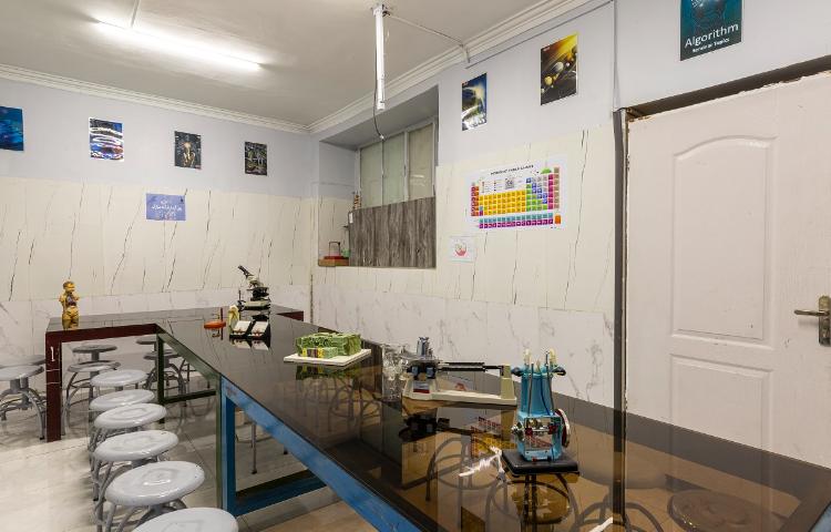 آزمایشگاه متوسطه دوم پسرانه منطقه 11 تهران - جمهوری