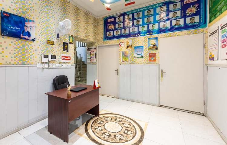 راه‌پله متوسطه دوم پسرانه منطقه 11 تهران - جمهوری