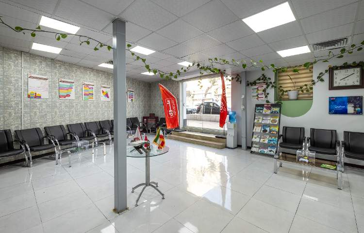 سالن ورودی متوسطه دوم پسرانه منطقه 11 تهران - جمهوری