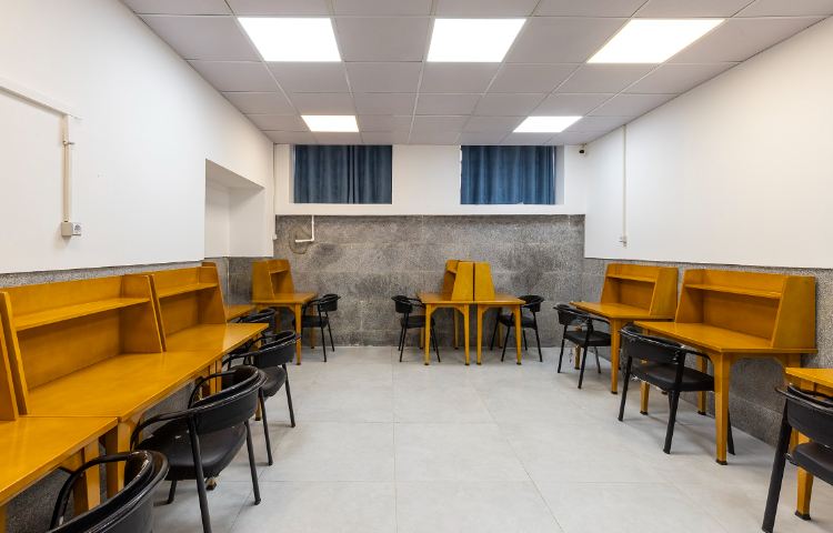 کتابخانه متوسطه دوم پسرانه منطقه 11 تهران - جمهوری