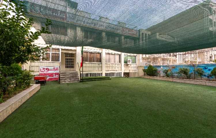 حیاط متوسطه دوم پسرانه منطقه 5 تهران - آریاشهر