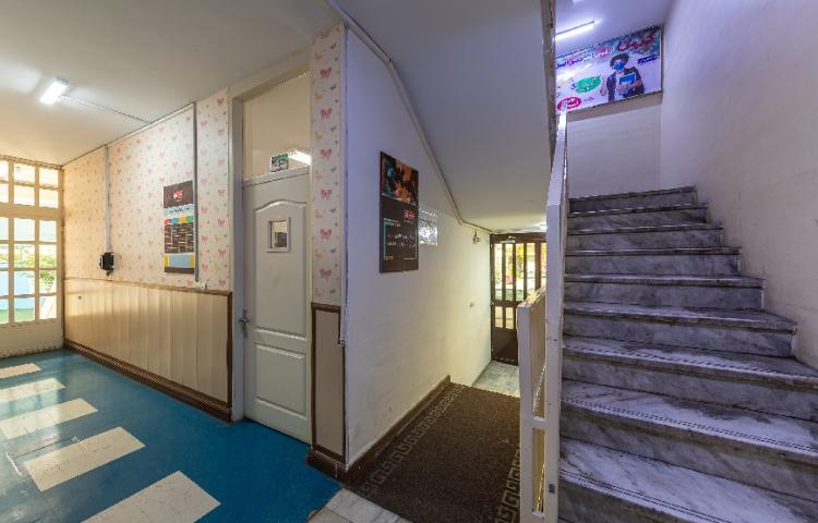 راه‌پله متوسطه دوم پسرانه منطقه 5 تهران - آریاشهر