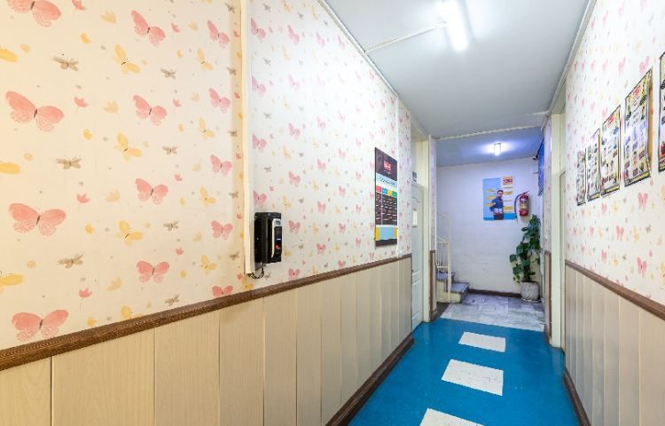 راه‌پله متوسطه دوم پسرانه منطقه 5 تهران - آریاشهر