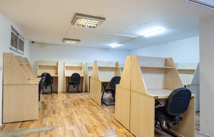 کتابخانه متوسطه دوم پسرانه منطقه 5 تهران - آریاشهر