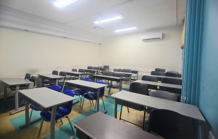 کلاس متوسطه دوم پسرانه منطقه 5 تهران - آریاشهر