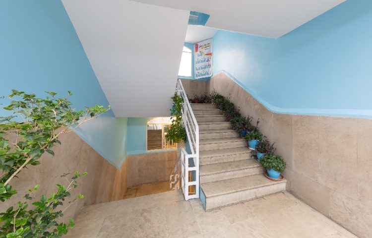 راه‌پله متوسطه دوم پسرانه منطقه 8 تهران - نارمک