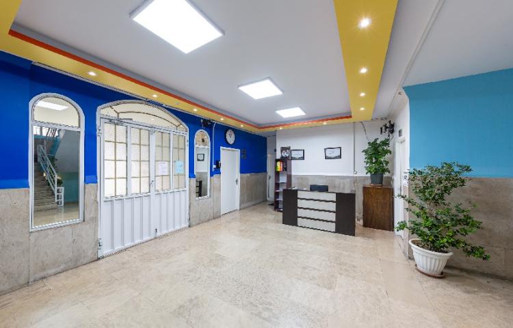 سالن ورودی متوسطه دوم پسرانه منطقه 8 تهران - نارمک