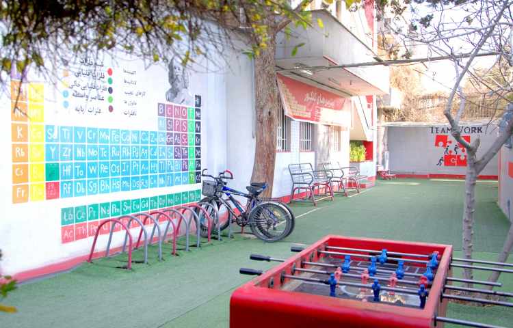 حیاط متوسطه دوم پسرانه ناحیه 3 مشهد - بابک