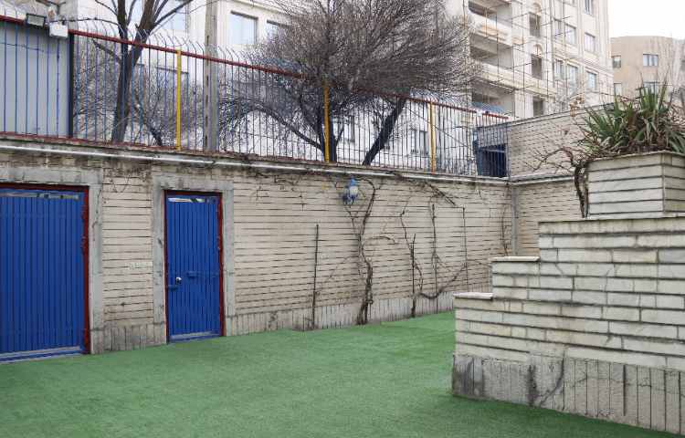 حیاط متوسطه دوم پسرانه ناحیه 4 تبریز - گلباد