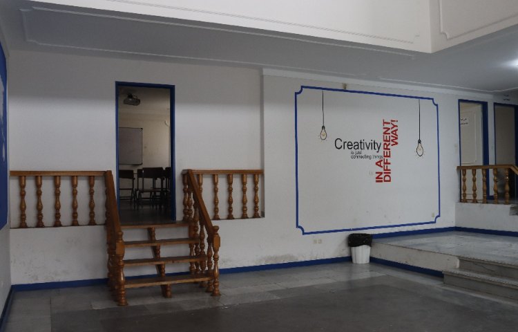 سالن ورودی متوسطه دوم پسرانه ناحیه 4 تبریز - گلباد