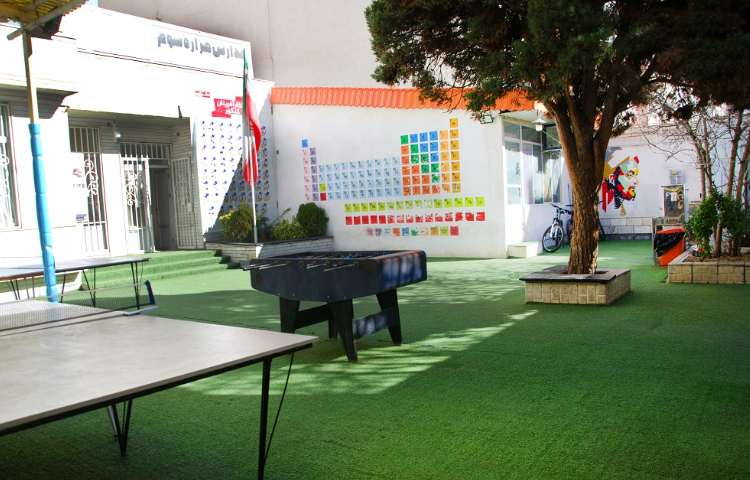 حیاط متوسطه دوم پسرانه ناحیه 7 مشهد - وکیل آباد