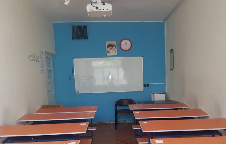 کلاس متوسطه دوم پسرانه پارس ایران کرج