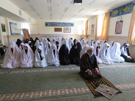 زنگ نماز به برنامه روزانه مدارس اضافه می‌شود!