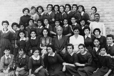 تاریخچه ورود دختران به مدرسه
