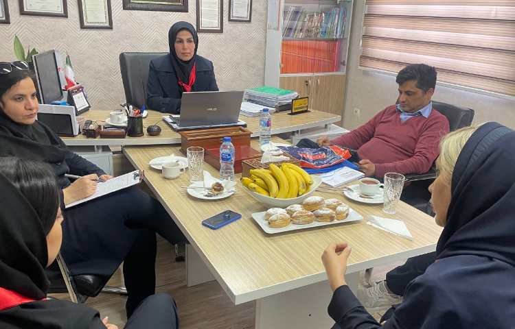 مدیرعامل موسسه جناب آقای مهندس لواسانی به همراه سرکار خانم موتمنی 7