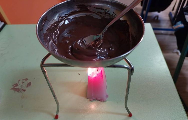 :مراحل ساخت شکلات آجیلی درس 12 علوم 2