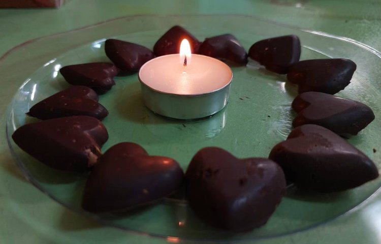 :مراحل ساخت شکلات آجیلی درس 12 علوم