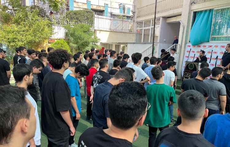 مراسم آیینی برافراشتن پرچم عزای حسینی به مناسبت فرارسیدن ماه محرم 5