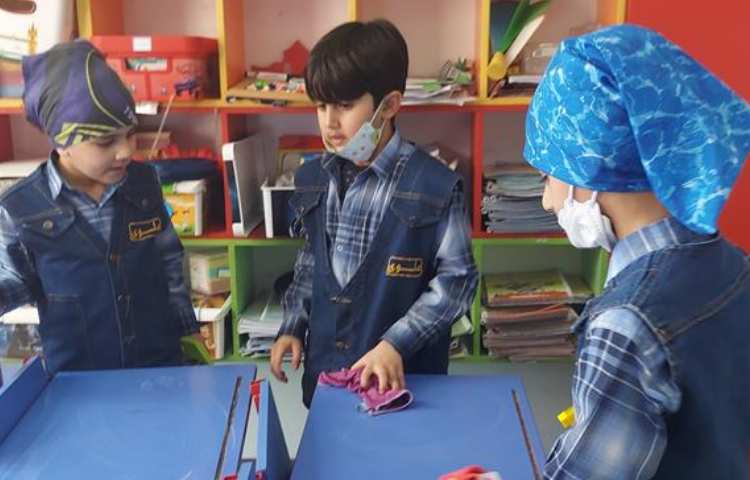 مراسم استقبال ازبهار (خانه تکانی ) پایه دوم دبستان 4