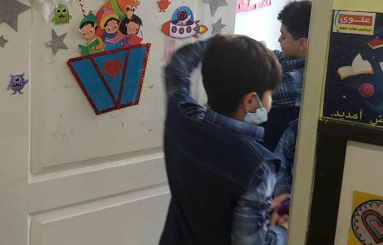 مراسم استقبال ازبهار (خانه تکانی ) پایه دوم دبستان 6