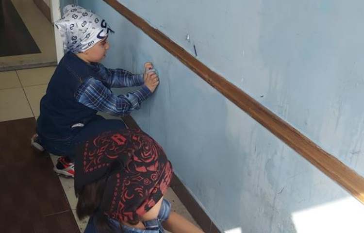 مراسم استقبال ازبهار (خانه تکانی ) پایه دوم دبستان 7