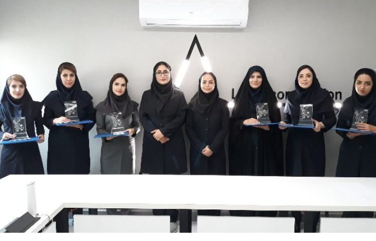 مراسم تجلیل از معلمین منتخب سال تحصیلی 1400-1399 و اهدای سیمرغ بلورین به برگزیدگان شعب علوی. 1