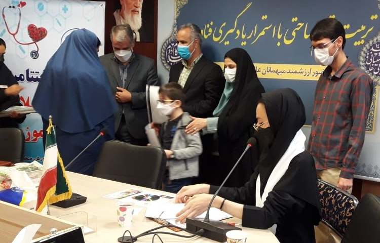 مراسم تقدیر از رتبه های برتر جشنواره سفیران سلامت دانش آموزی 4