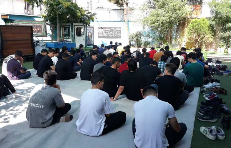 - مراسم زیارت عاشورا به مناسبت شب تاسوعا