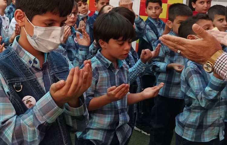 :مراسم شهادت امام رضا(دعا و نیایش و پخش نذری) 1