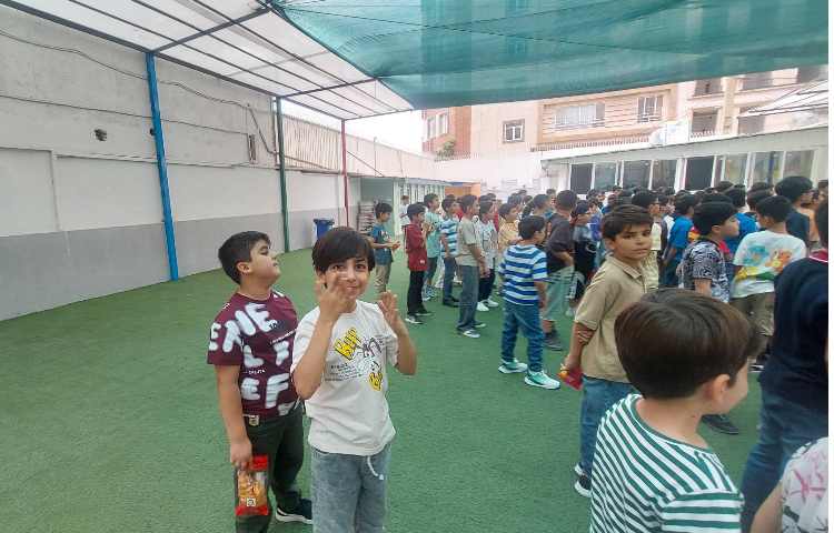 مراسم صبحگاهی بچه ها 1