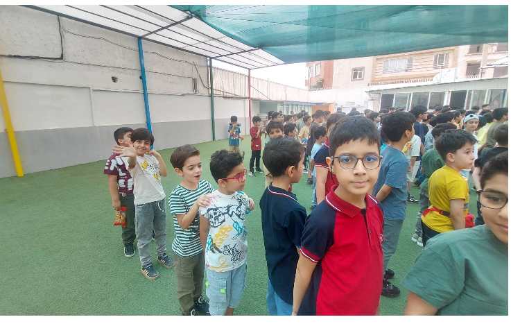 مراسم صبحگاهی بچه ها 2