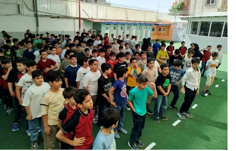 مراسم صبحگاهی در اولین روز پایگاه تابستانی 14