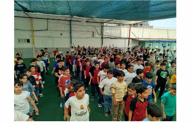 مراسم صبحگاهی در اولین روز پایگاه تابستانی 15