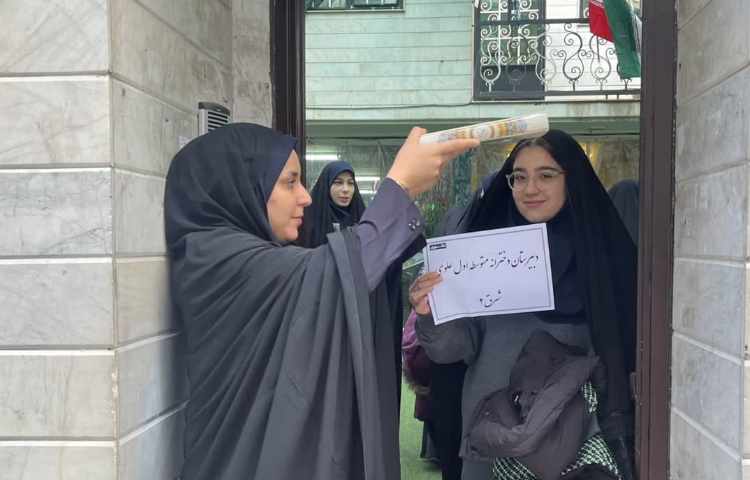 مراسم غبار روبی گلزار شهدای امامزاده علی اکبر چیذر 9