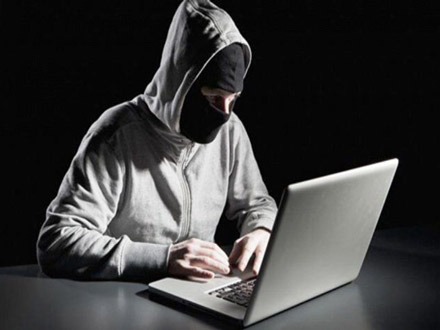 ترغیب کاربران به انجام فعالیت‌های جنسی آنلاین