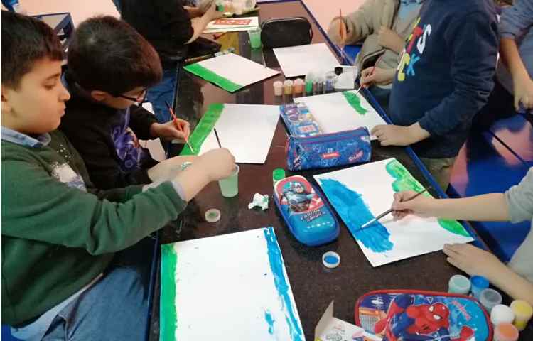 مرحله اول کار با گواش روی مقوا 2