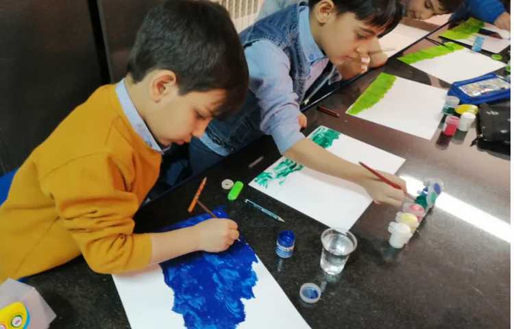 مرحله اول کار با گواش روی مقوا 5